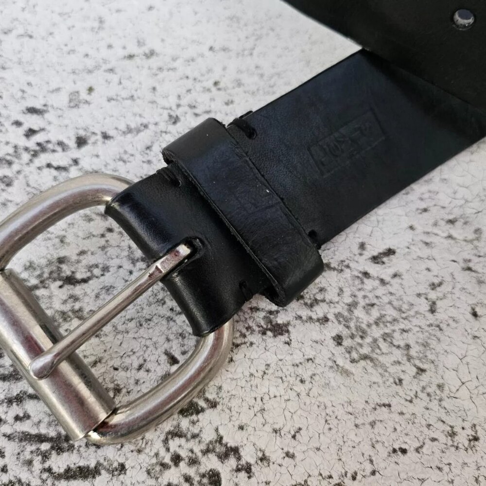 Levis Men Belt Black Leather Waistband Silver Tone Pin Buckle Size 30-31 inches - Picture 5 of 11